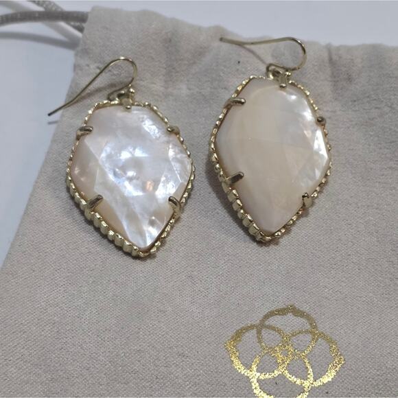 KENDRA SCOTT Corley Earrings In White MOP Mother‎ of Pearl and Gold - Picture 1 of 5